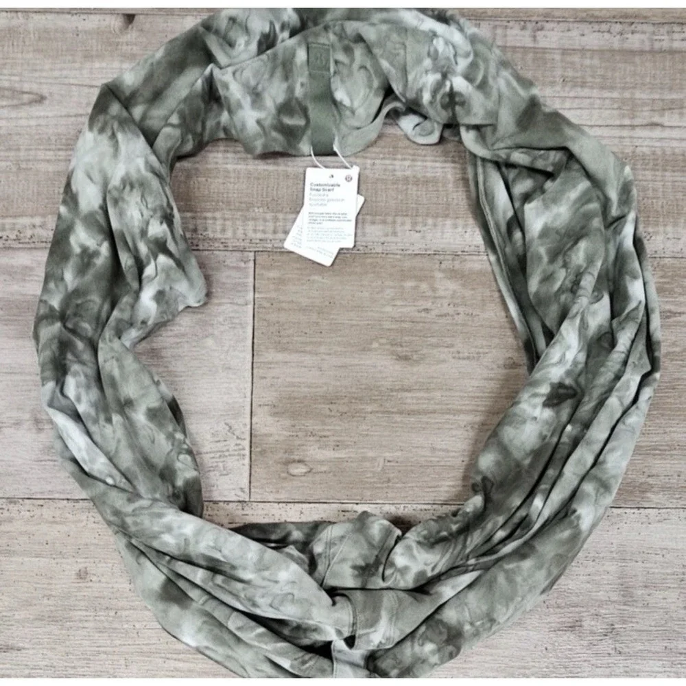 Lululemon Customizable‎ Snap Scarf Camo Green NEW With Tag Wear 10 Ways